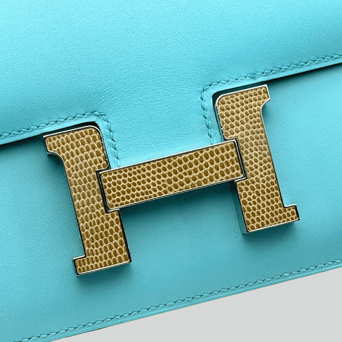 Hermès Constance 18 Bleu Atoll/Ficelle Lizard buckle Swift Palladium Hardware | Randolph Goods