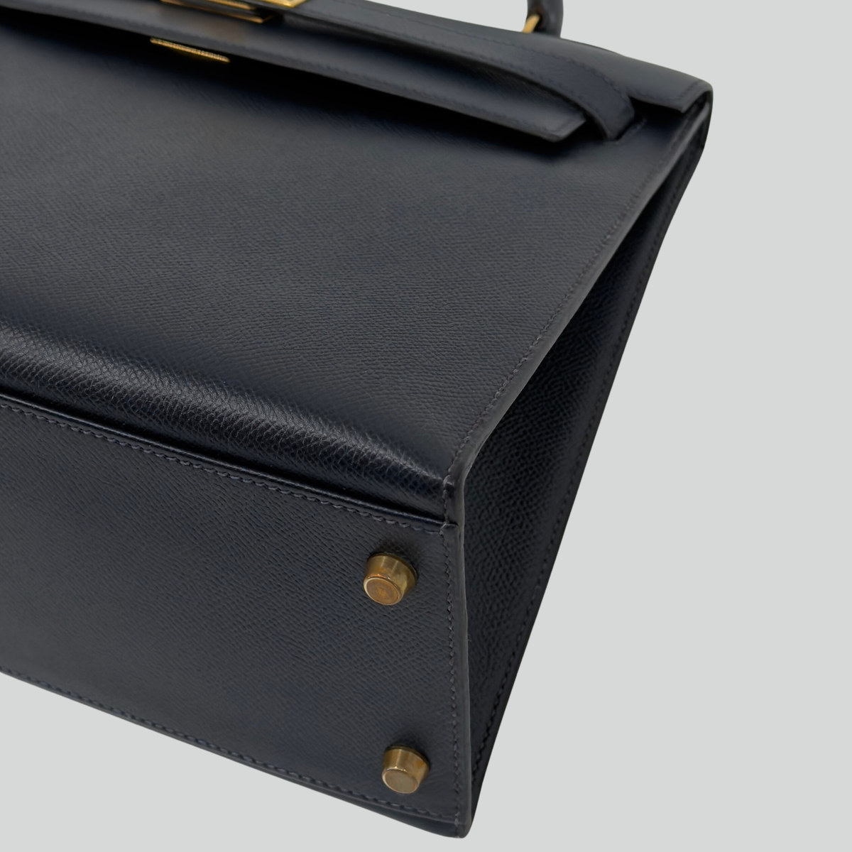 Hermès Kelly 32 Bleu Indigo Courchevel Gold Hardware | Randolph Goods