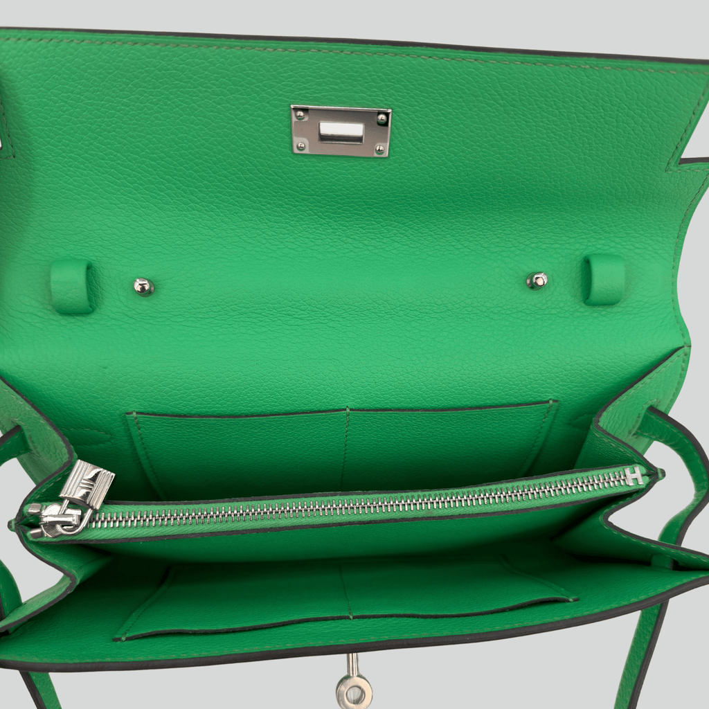 Hermès Kelly To Go Vert Comics Chèvre Palladium Hardware | Randolph Goods