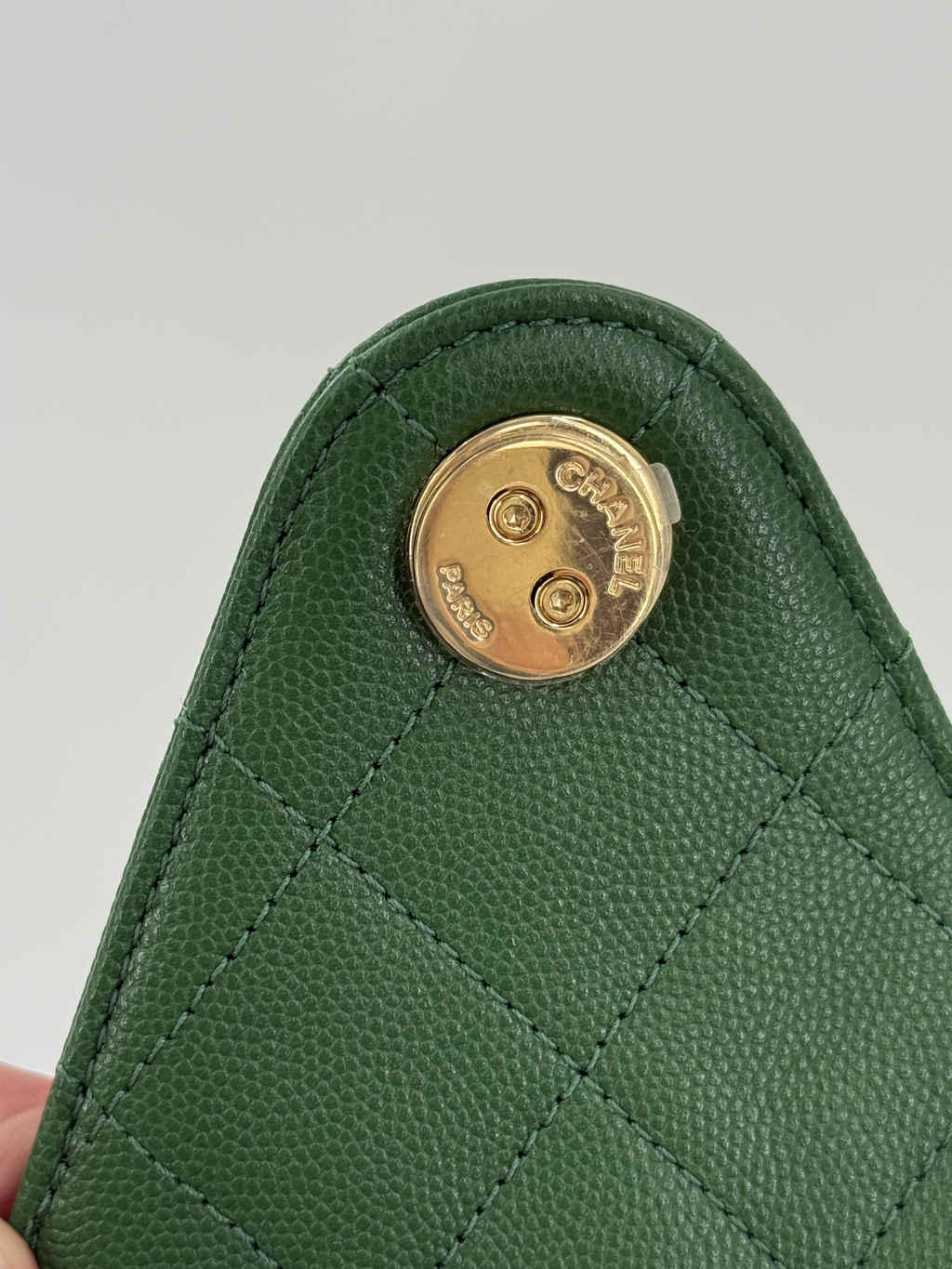 Chanel 25 Hobo Small Métiers d’Art 26A Green Caviar Leather Gold Hardware