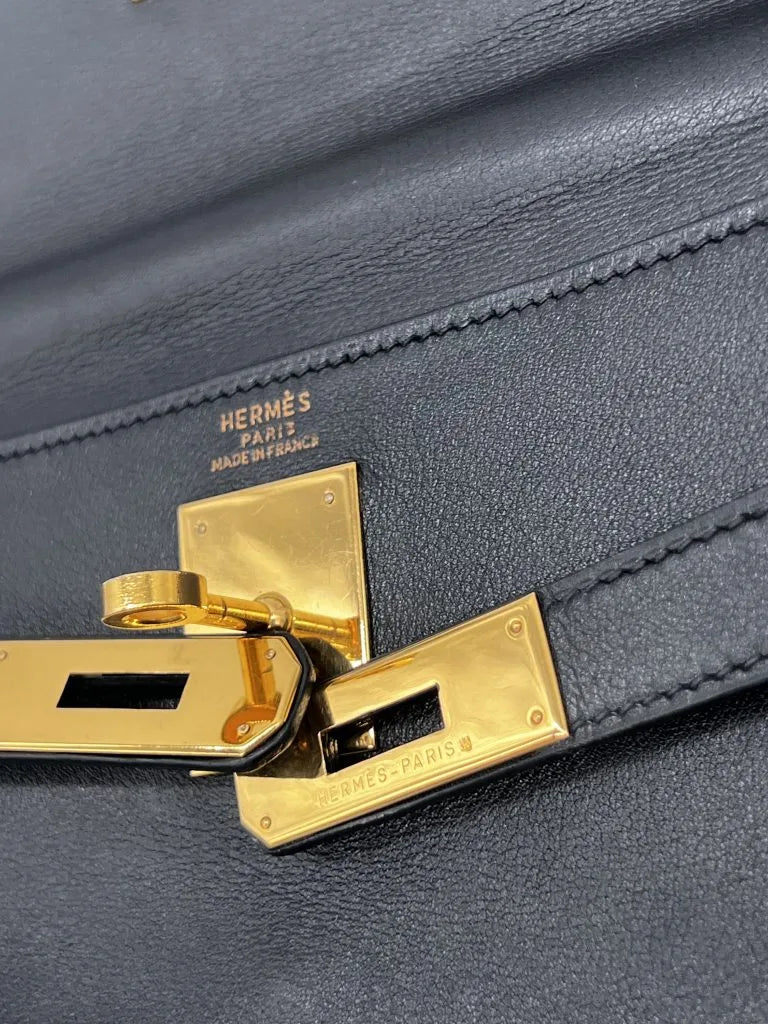 Hermès Kelly 32 Noir Gulliver Leather Gold Hardware