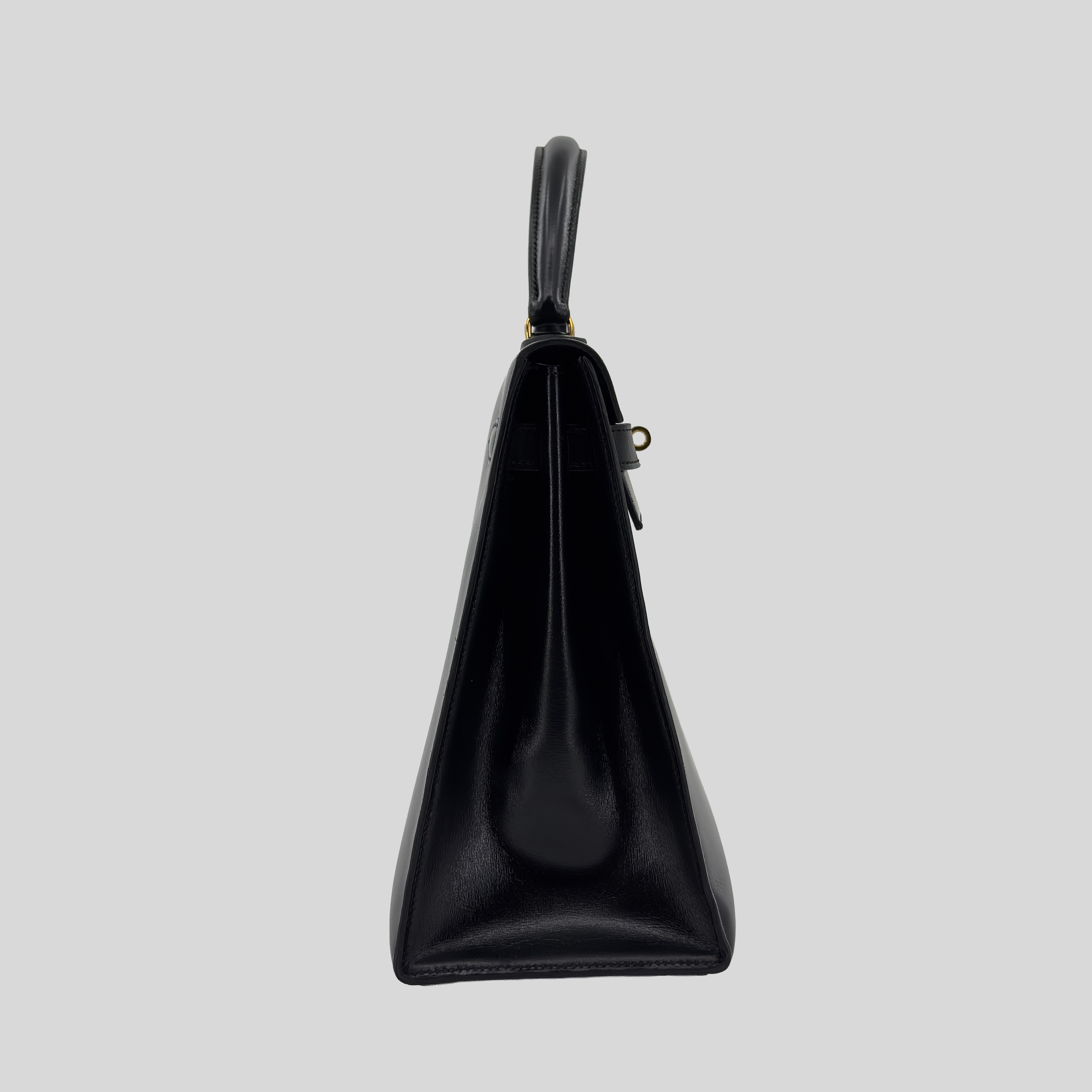 Hermès Kelly 32 Noir Box Leather Gold Hardware