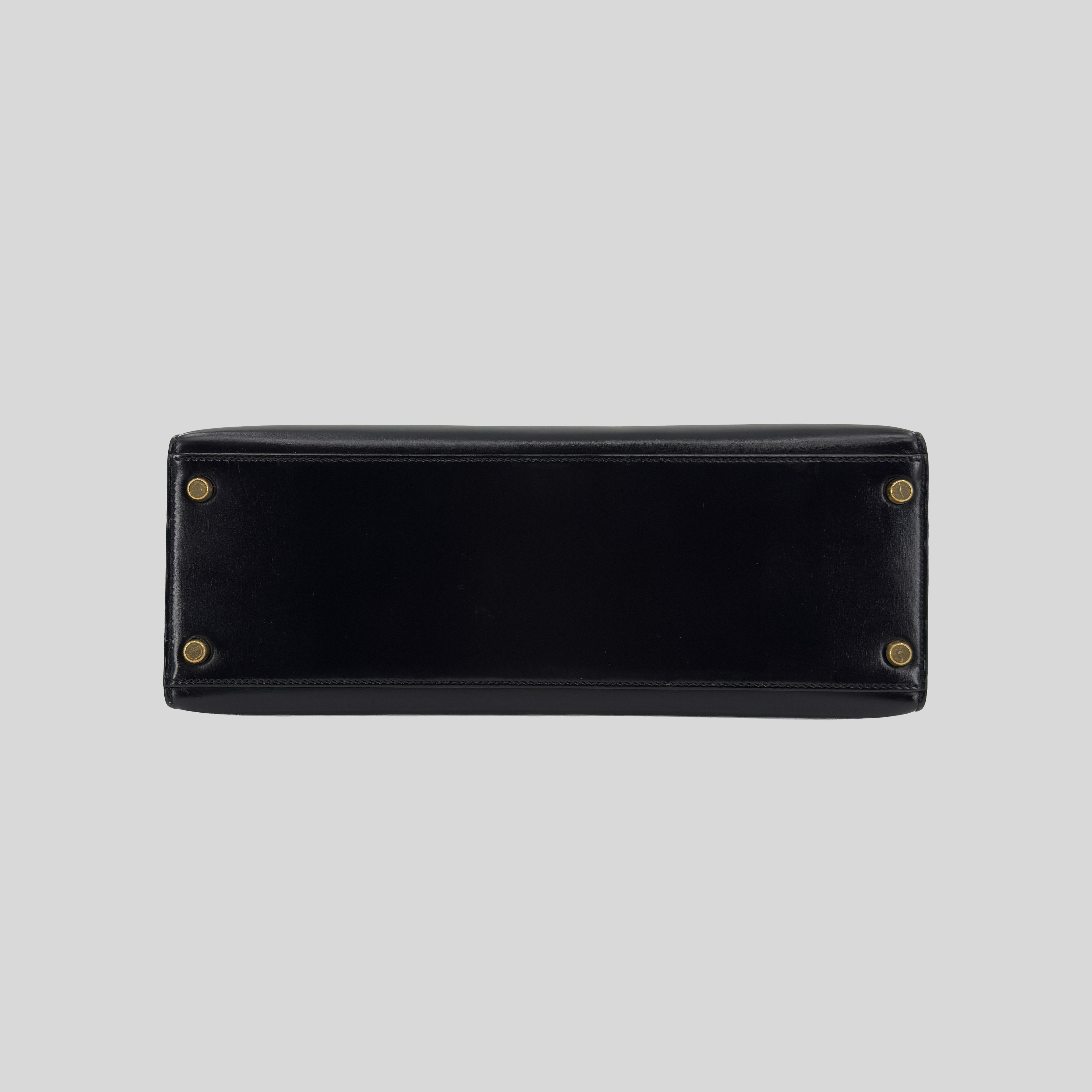 Hermès Kelly 32 Noir Box Leather Gold Hardware