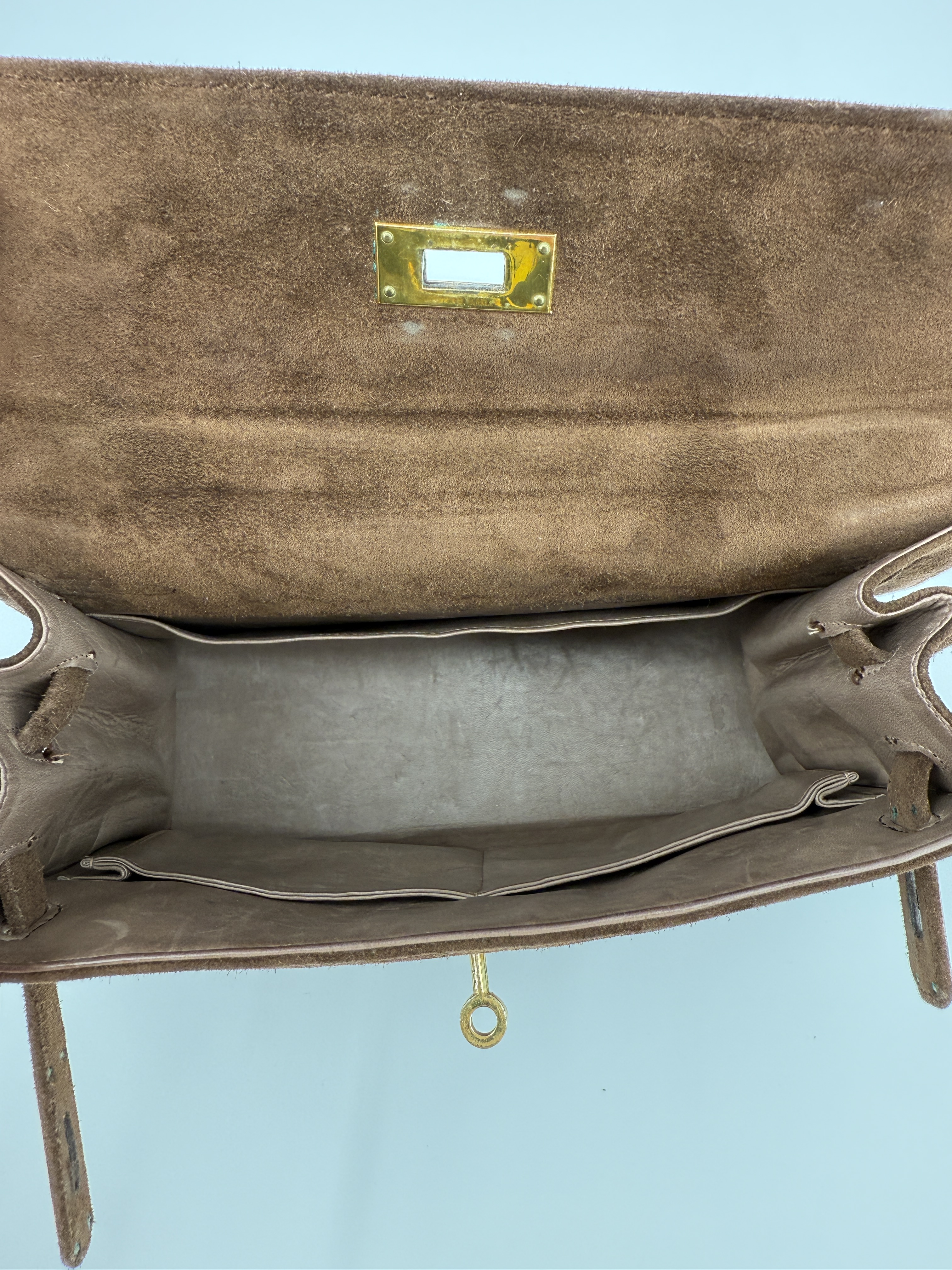 Hermès Kelly 28 Chocolate Doblis Suede Gold Hardware