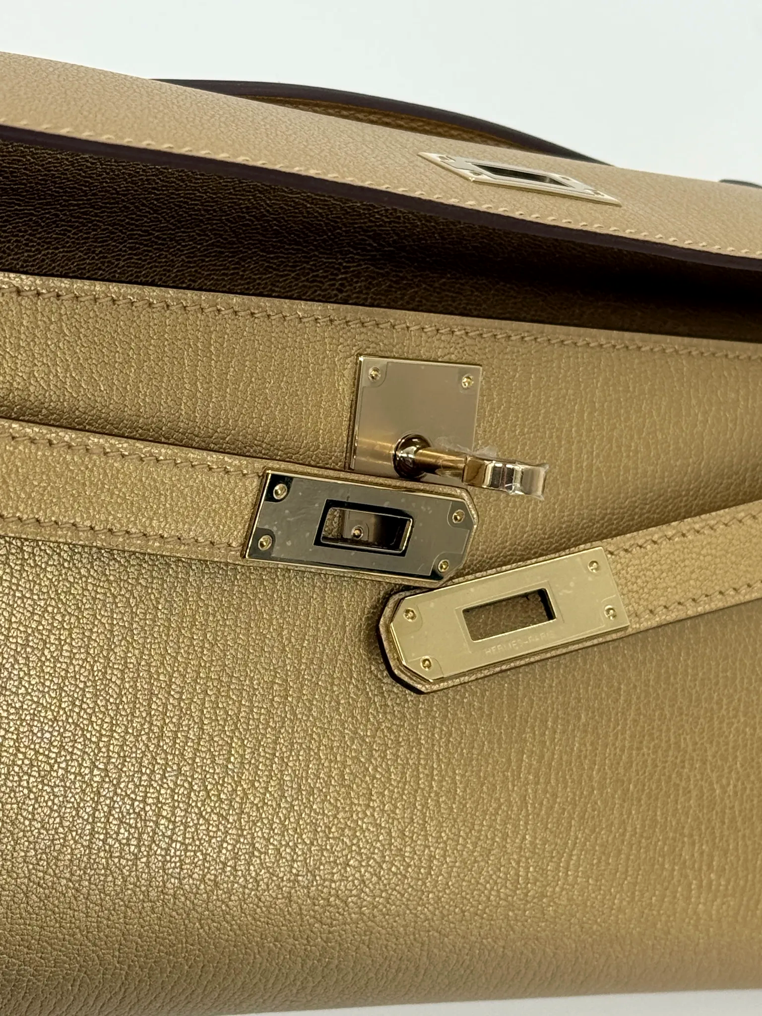 Hermès Kelly Cut Doré Chèvre Permabrass Hardware