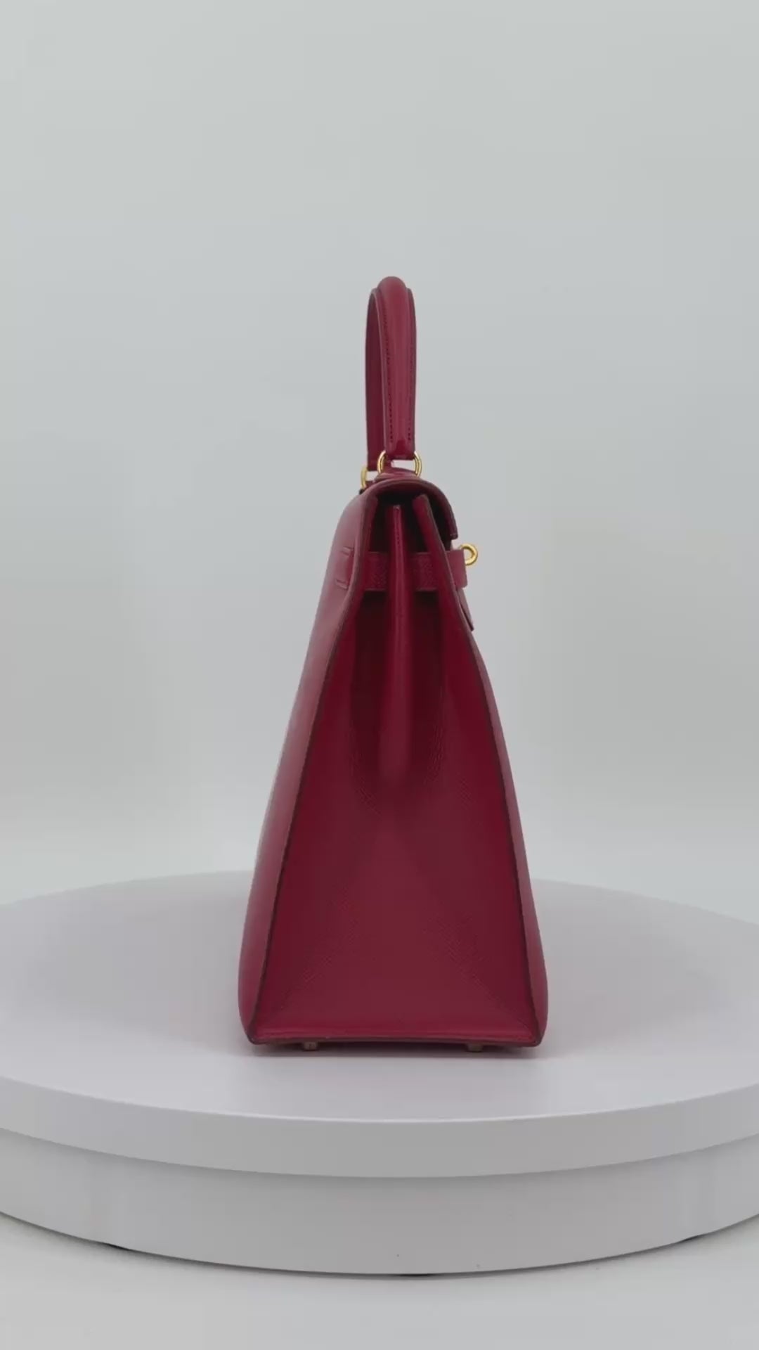Hermès Kelly 35 Sellier Rouge Vif Courchevel Leather Gold Hardware