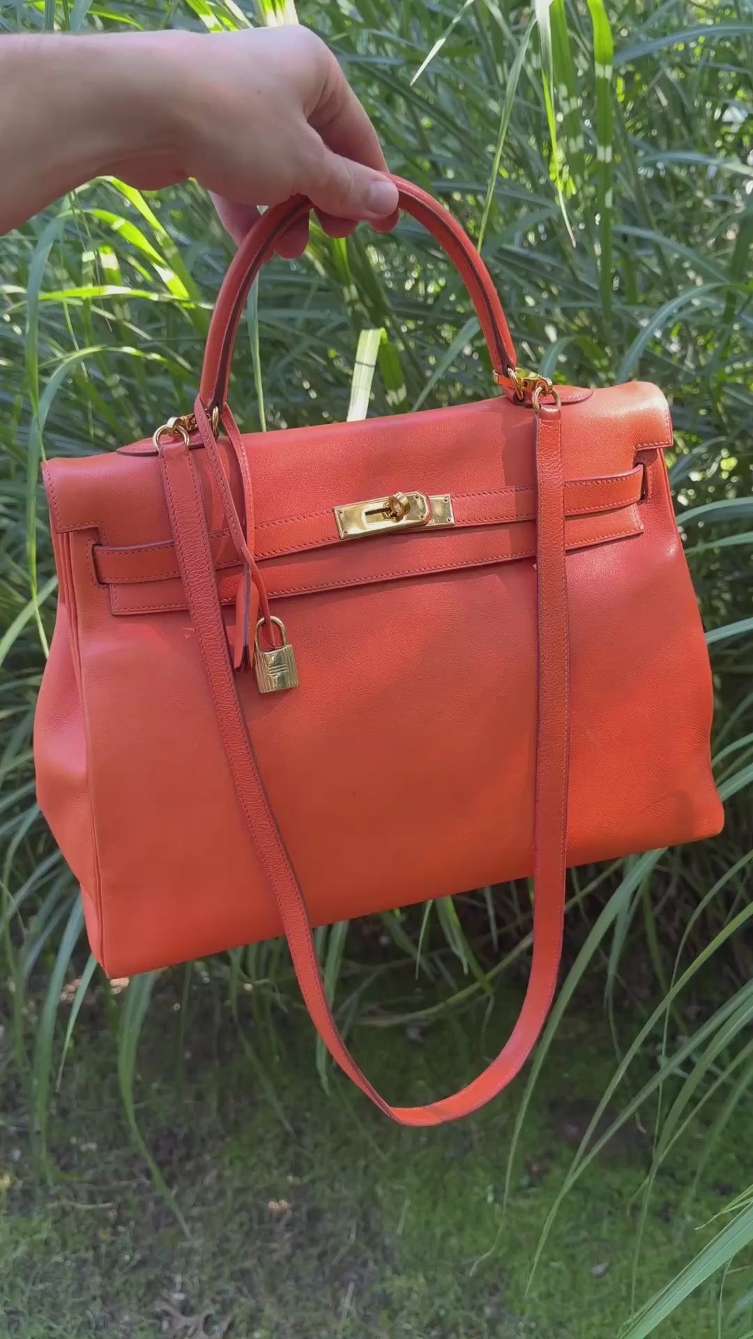 Hermès Kelly 35 Orange Gulliver Leather Gold Hardware